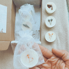 Cargar imagen en el visor de la galería, Pack de 3 o 6 ambientadores sólidos / WaxBar pequeños